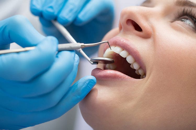 Посещение стоматолога при бруксизме