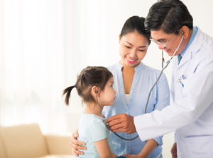 Определить, какое лекарство лучше для ребенка, могут только родители после консультации с педиатром