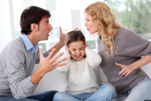 Конфликты в семье – одна из причин возникновения психосоматического бронхита у детей